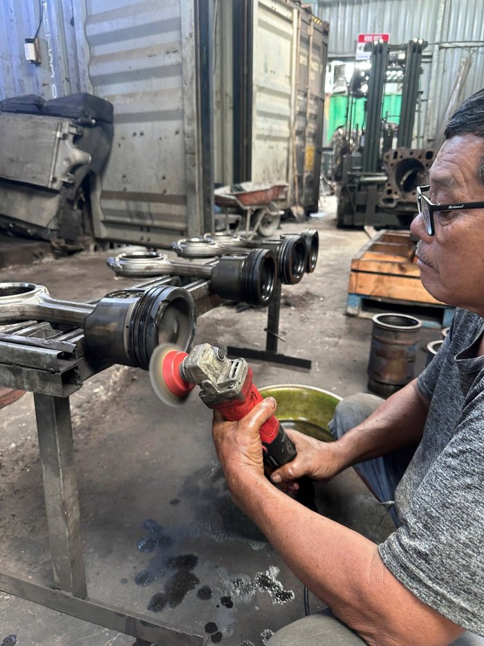 Tầm quan trọng của trang bị nhà xưởng hiện đại đối với thợ máy